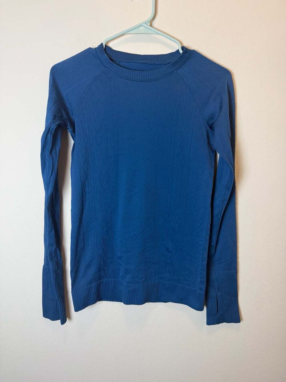 Lululemon Rest Less Pullover Long Sleeve Blue Textured Thumbholes Shirt